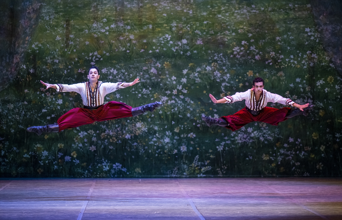 Ankara Devlet Opera ve Balesi'nden ilgi çeken prova: "Fındıkkıran"