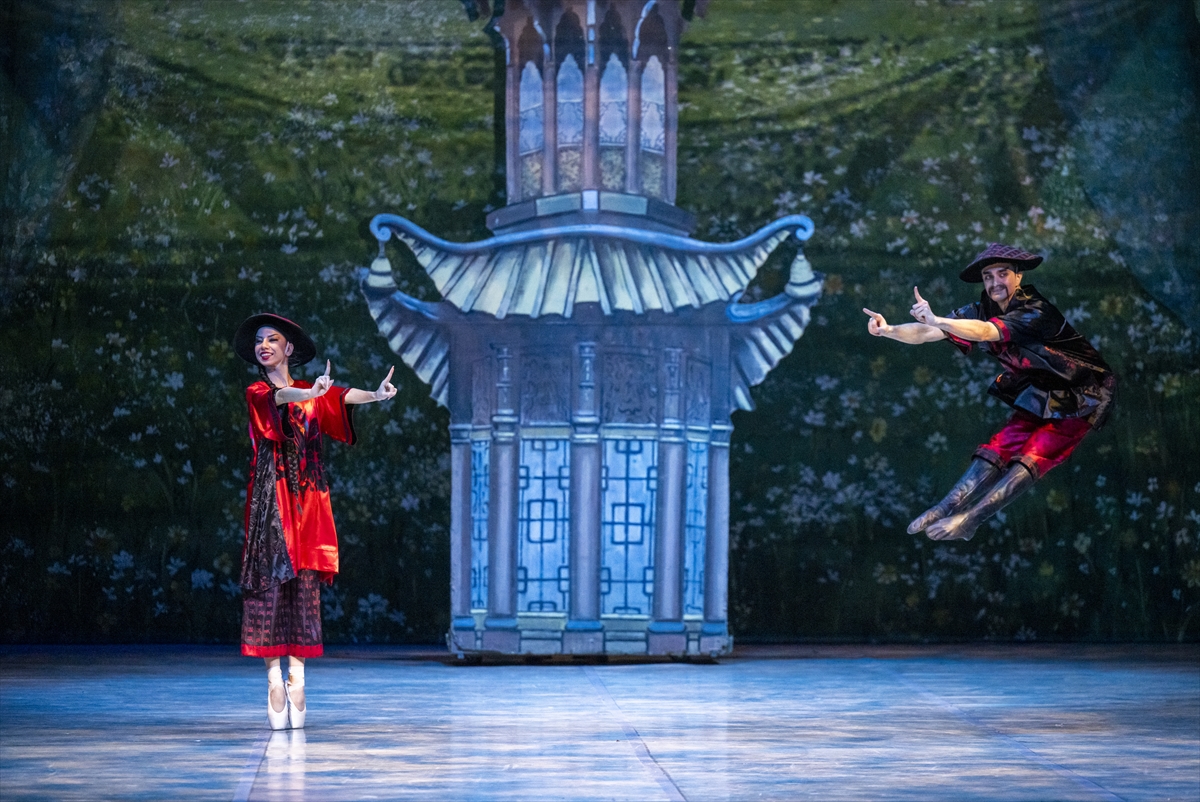 Ankara Devlet Opera ve Balesi'nden ilgi çeken prova: "Fındıkkıran"