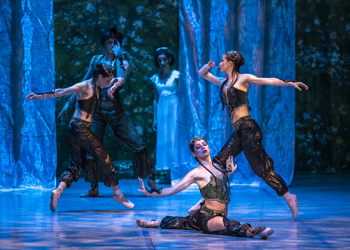 Ankara Devlet Opera ve Balesi'nden ilgi çeken prova: "Fındıkkıran"