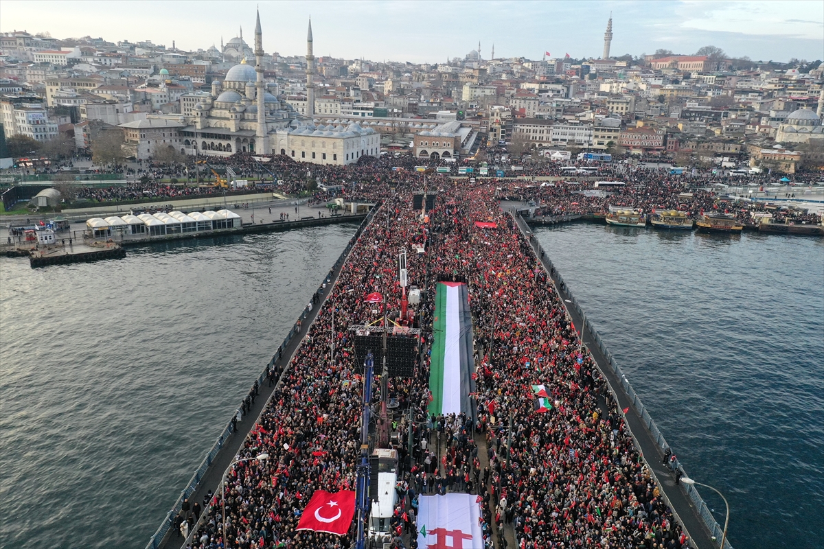İstanbul'da tarihi yürüyüş: Şehitlerimize Rahmet, Filistin'e Destek, İsrail'e Lanet!