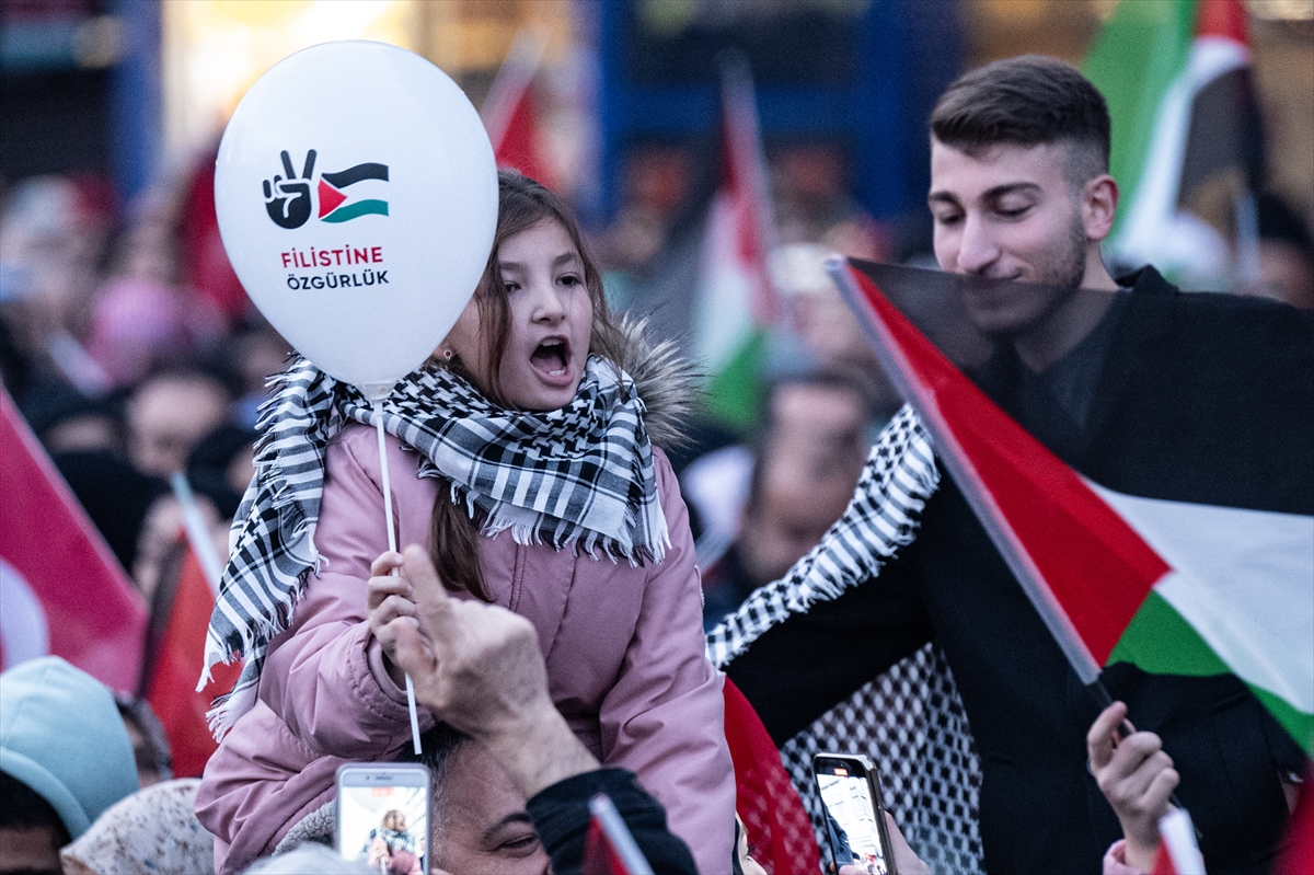 İstanbul'da tarihi yürüyüş: Şehitlerimize Rahmet, Filistin'e Destek, İsrail'e Lanet!
