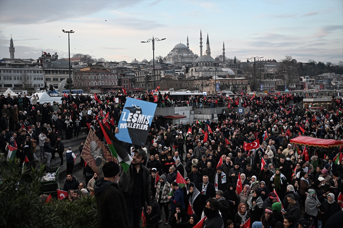 İstanbul'da tarihi yürüyüş: Şehitlerimize Rahmet, Filistin'e Destek, İsrail'e Lanet!