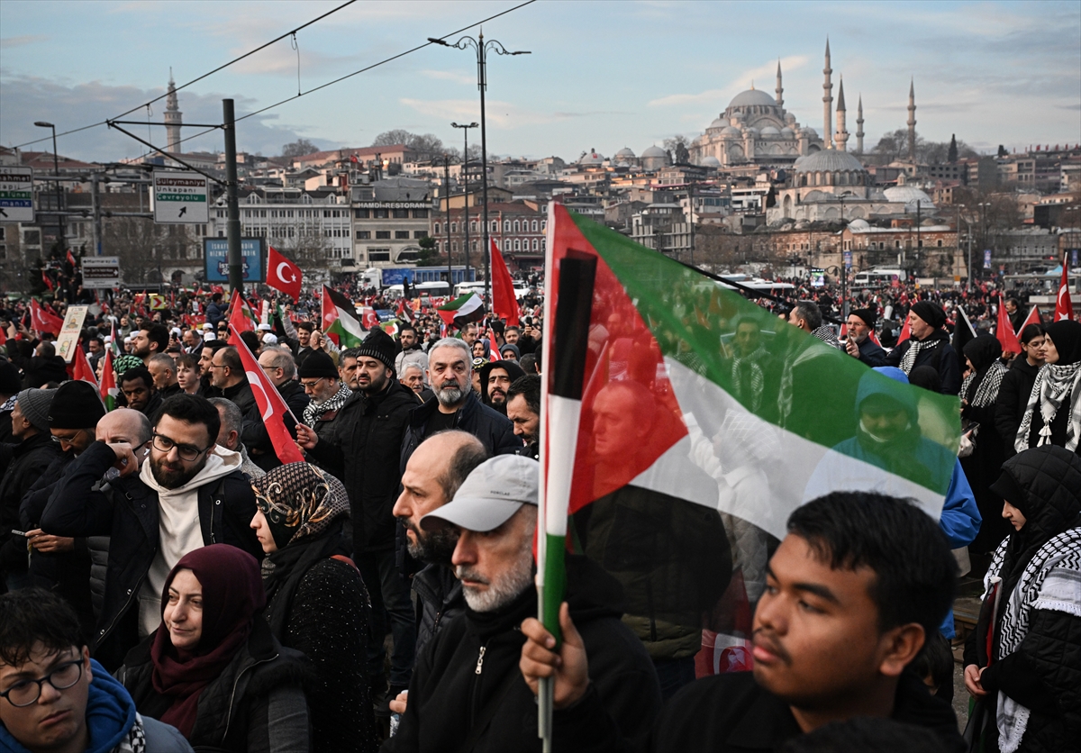 İstanbul'da tarihi yürüyüş: Şehitlerimize Rahmet, Filistin'e Destek, İsrail'e Lanet!