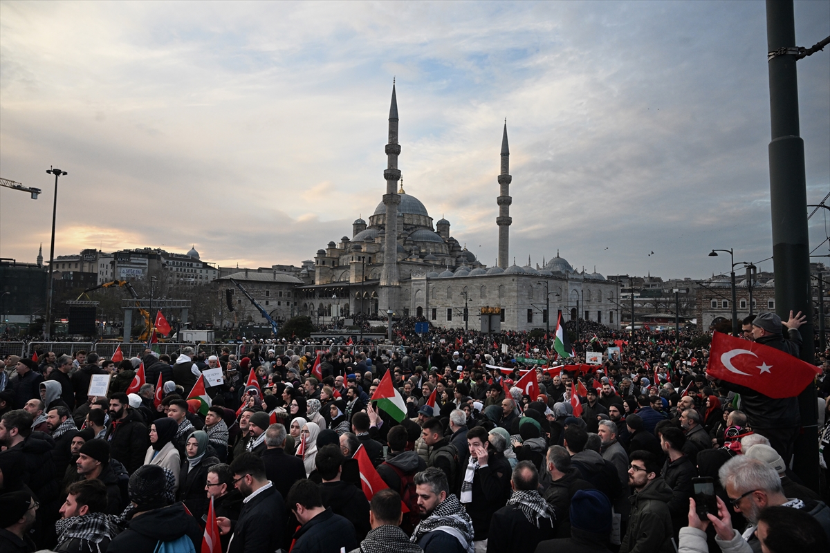 İstanbul'da tarihi yürüyüş: Şehitlerimize Rahmet, Filistin'e Destek, İsrail'e Lanet!