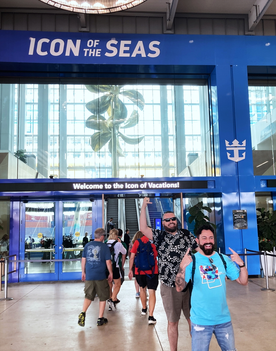 Dünya'nın en büyük yolcu gemisi yola çıkıyor