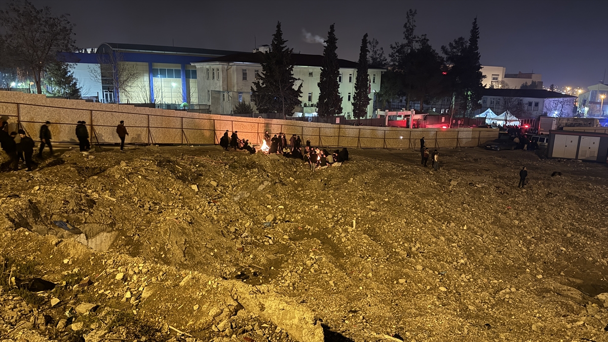 Depremzedeler, 6 Şubat'ın yıl dönümünde sokaklarda