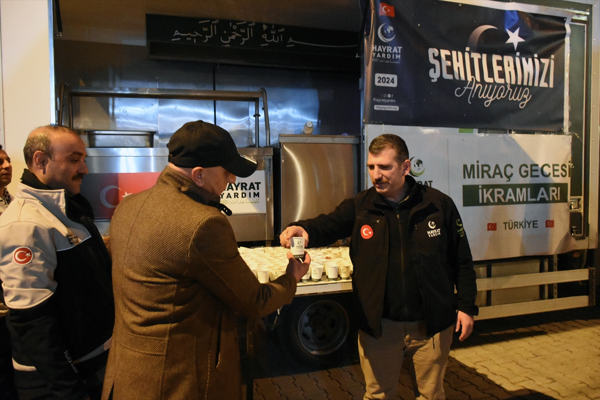 Miraç Kandili yurt genelinde dualarla idrak edildi