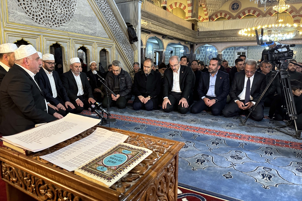 Miraç Kandili yurt genelinde dualarla idrak edildi