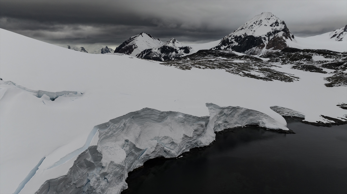 Türk bilim insanlarının yeni raporu: Antarktika'da Türkiye büyüklüğünde buz eridi