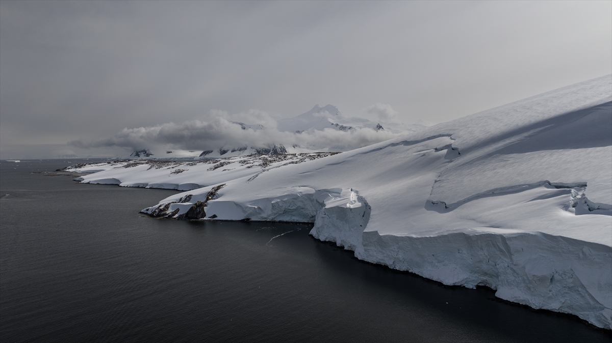 Türk bilim insanlarının yeni raporu: Antarktika'da Türkiye büyüklüğünde buz eridi
