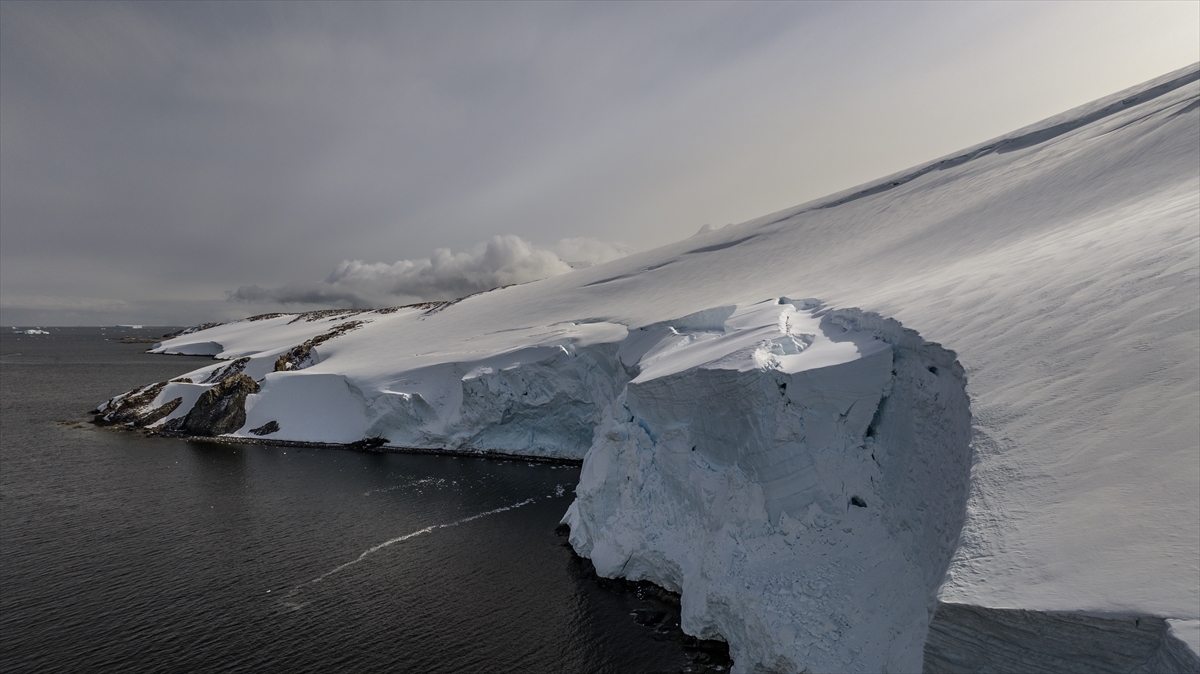 Türk bilim insanlarının yeni raporu: Antarktika'da Türkiye büyüklüğünde buz eridi
