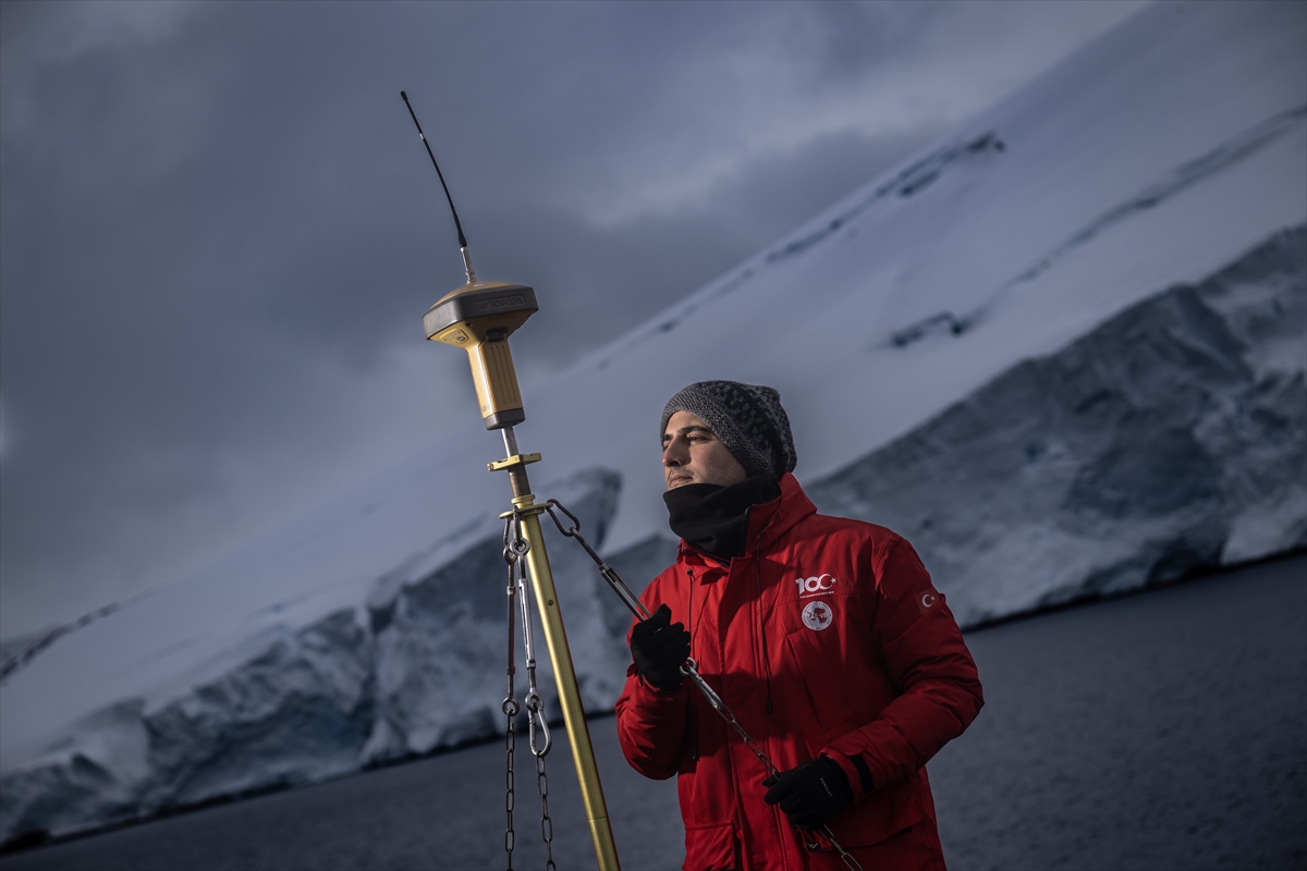 Türk bilim insanları, Antarktika'da dünyanın geleceği için 22 araştırma yaptı