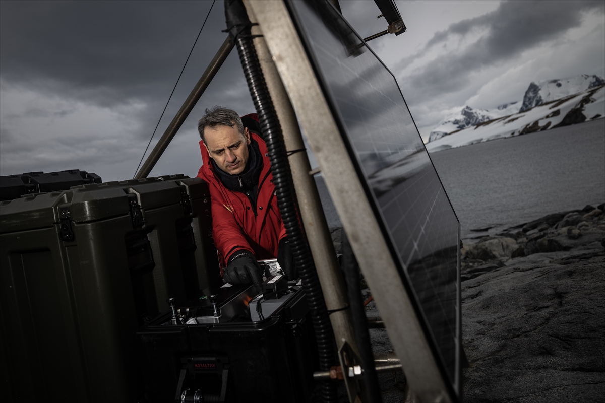 Türk bilim insanları, Antarktika'da dünyanın geleceği için 22 araştırma yaptı