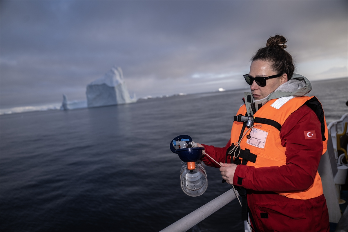 Türk bilim insanları, Antarktika'da dünyanın geleceği için 22 araştırma yaptı