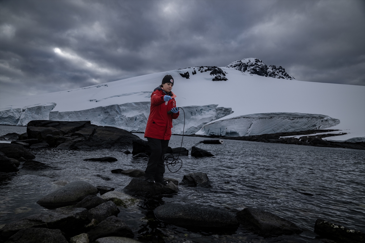 Türk bilim insanları, Antarktika'da dünyanın geleceği için 22 araştırma yaptı