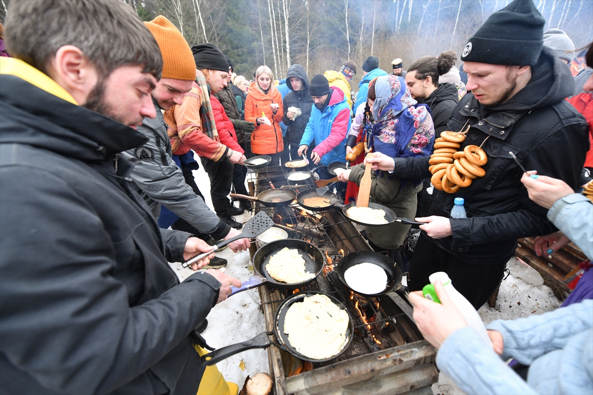 Rusya'da baharın müjdecisi Maslenitsa Festivali