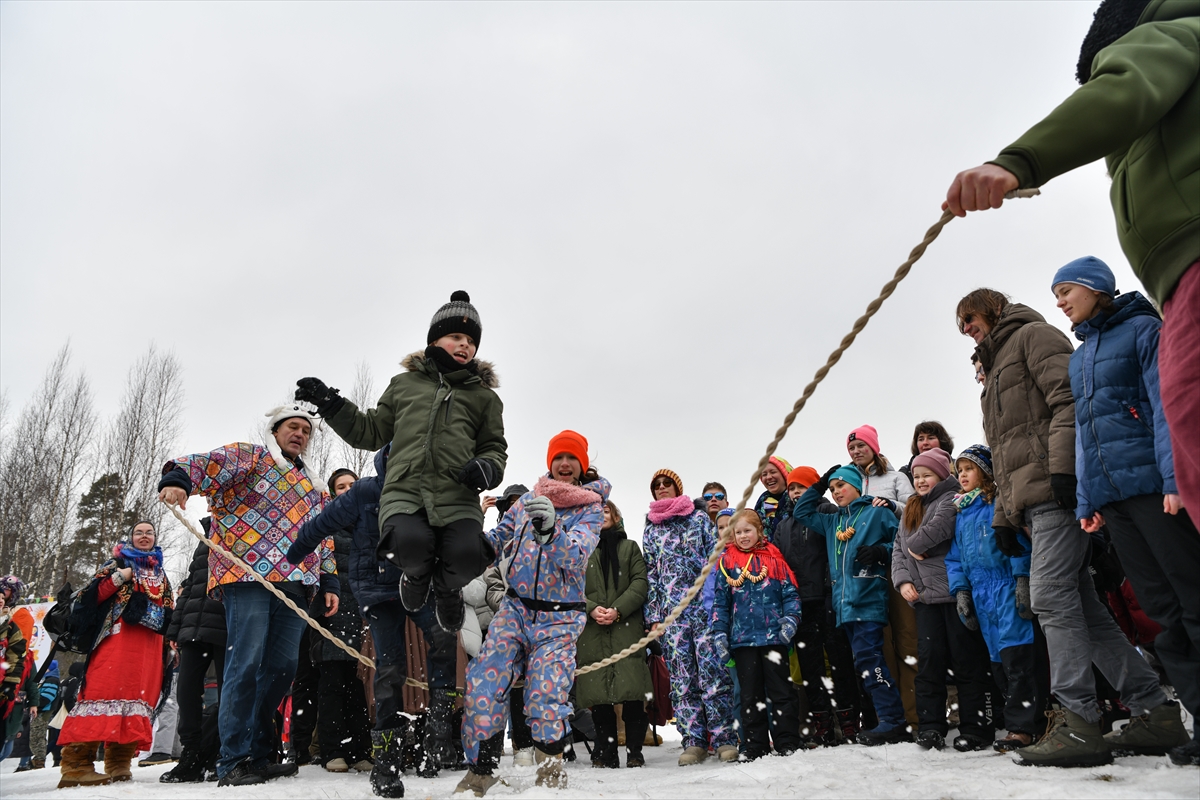 Rusya'da baharın müjdecisi Maslenitsa Festivali