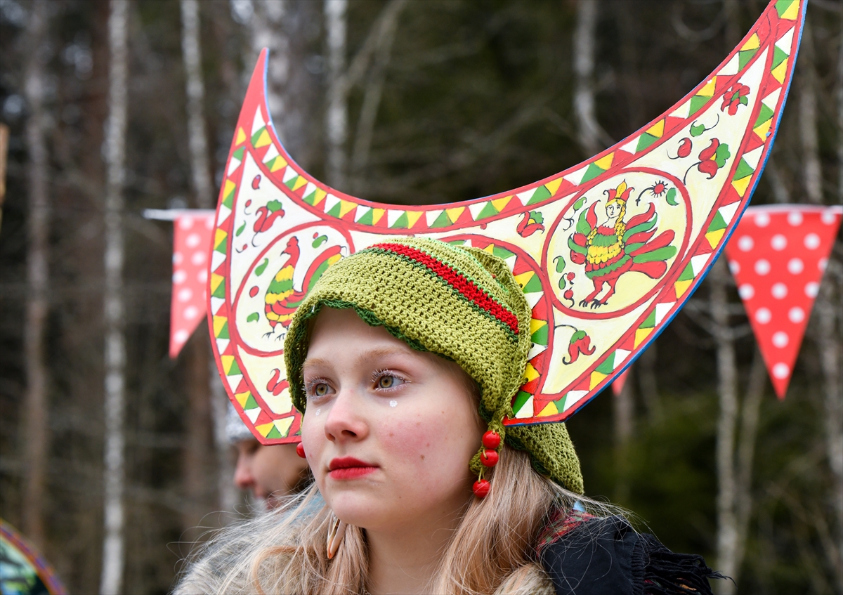 Rusya'da baharın müjdecisi Maslenitsa Festivali