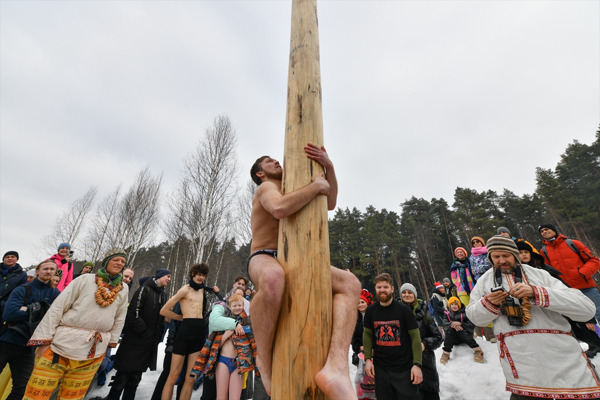 Rusya'da baharın müjdecisi Maslenitsa Festivali