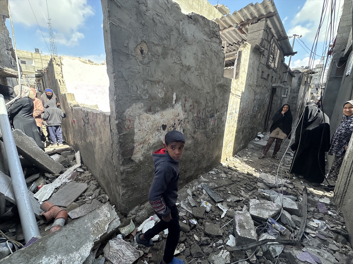 İsrail tüm tepkilere rağmen Gazzelilerin sığındığı Refah'ı vurdu