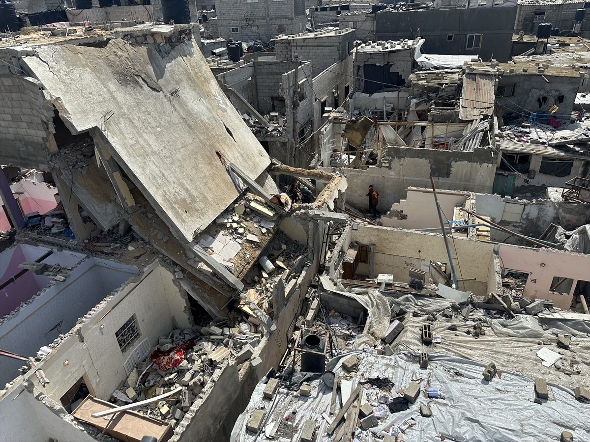 İsrail tüm tepkilere rağmen Gazzelilerin sığındığı Refah'ı vurdu