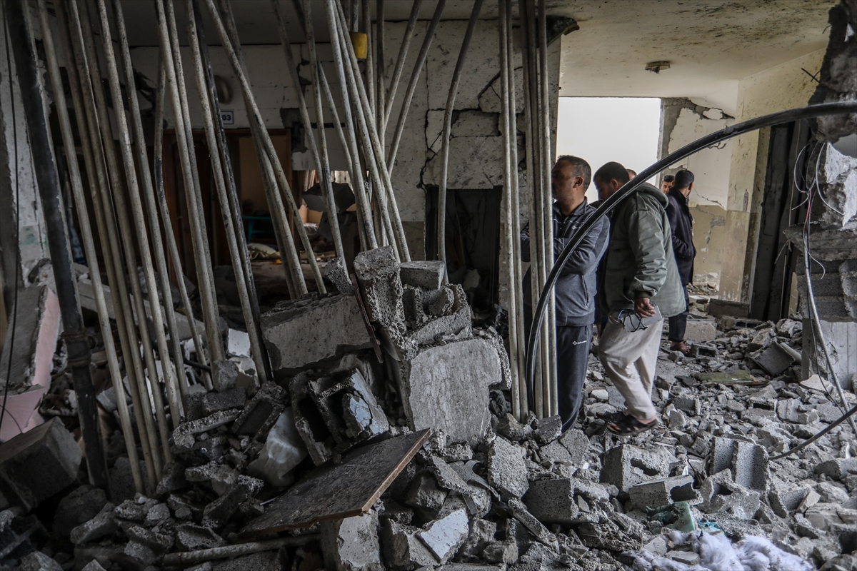 İsrail tüm tepkilere rağmen Gazzelilerin sığındığı Refah'ı vurdu