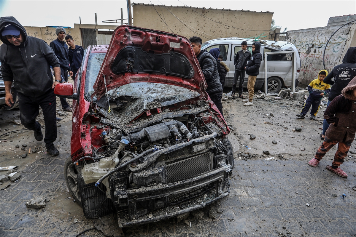 İsrail tüm tepkilere rağmen Gazzelilerin sığındığı Refah'ı vurdu
