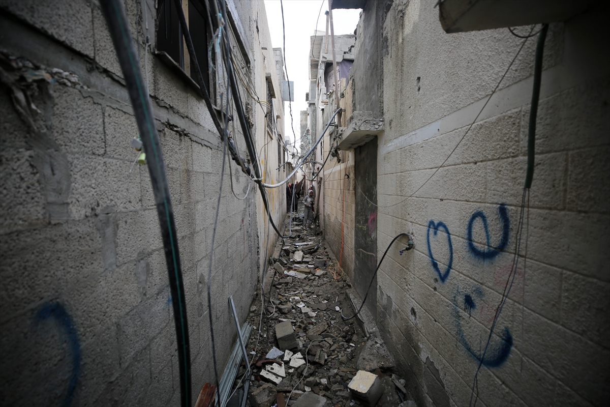 İsrail tüm tepkilere rağmen Gazzelilerin sığındığı Refah'ı vurdu