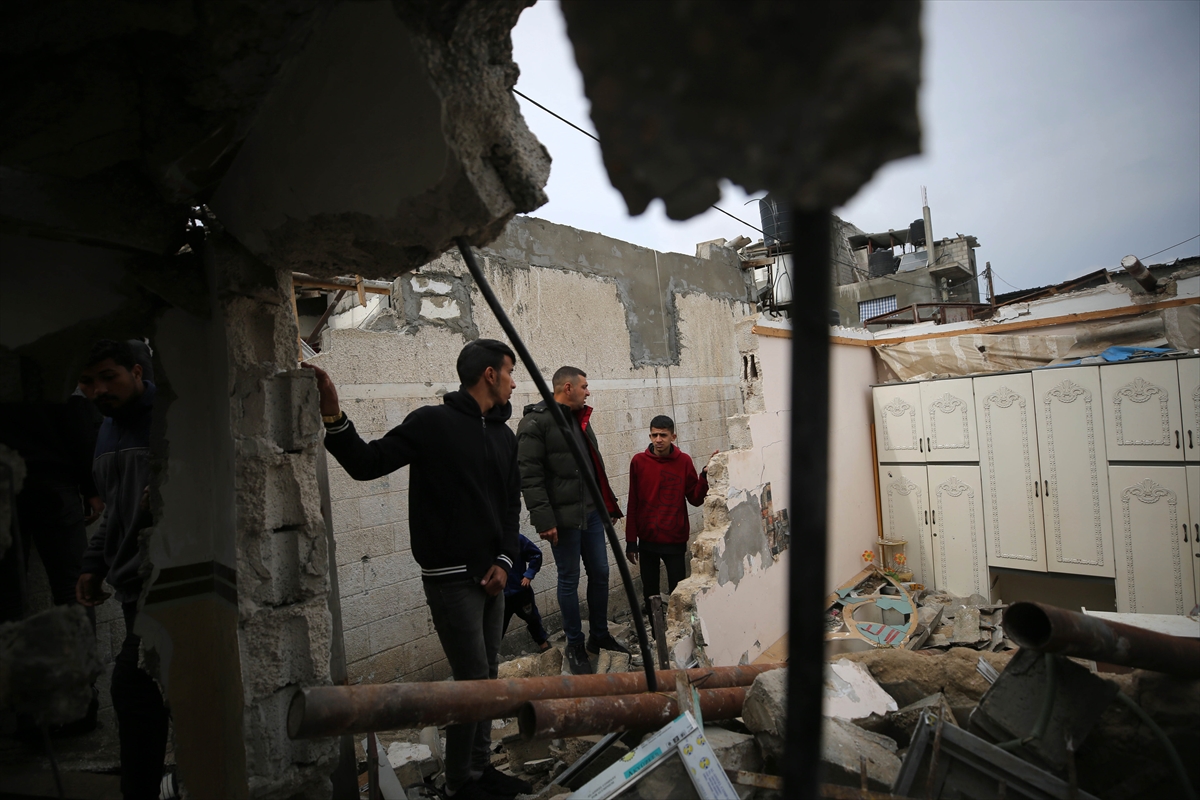 İsrail tüm tepkilere rağmen Gazzelilerin sığındığı Refah'ı vurdu