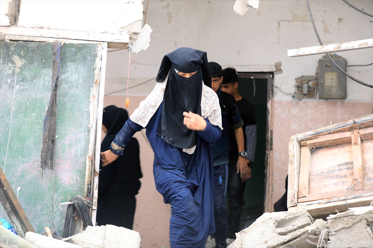 İsrail tüm tepkilere rağmen Gazzelilerin sığındığı Refah'ı vurdu