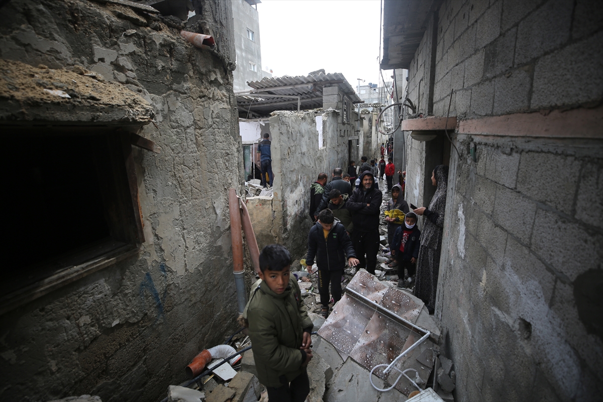İsrail tüm tepkilere rağmen Gazzelilerin sığındığı Refah'ı vurdu