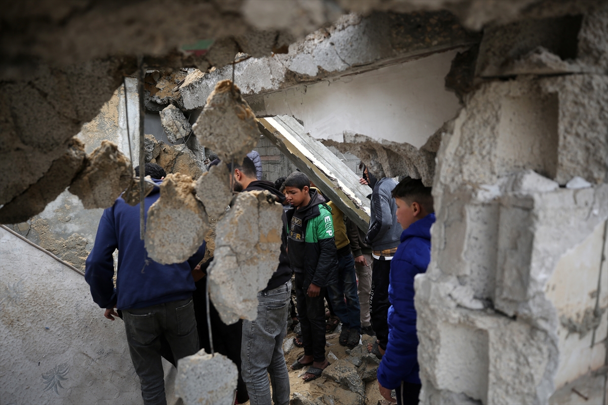 İsrail tüm tepkilere rağmen Gazzelilerin sığındığı Refah'ı vurdu