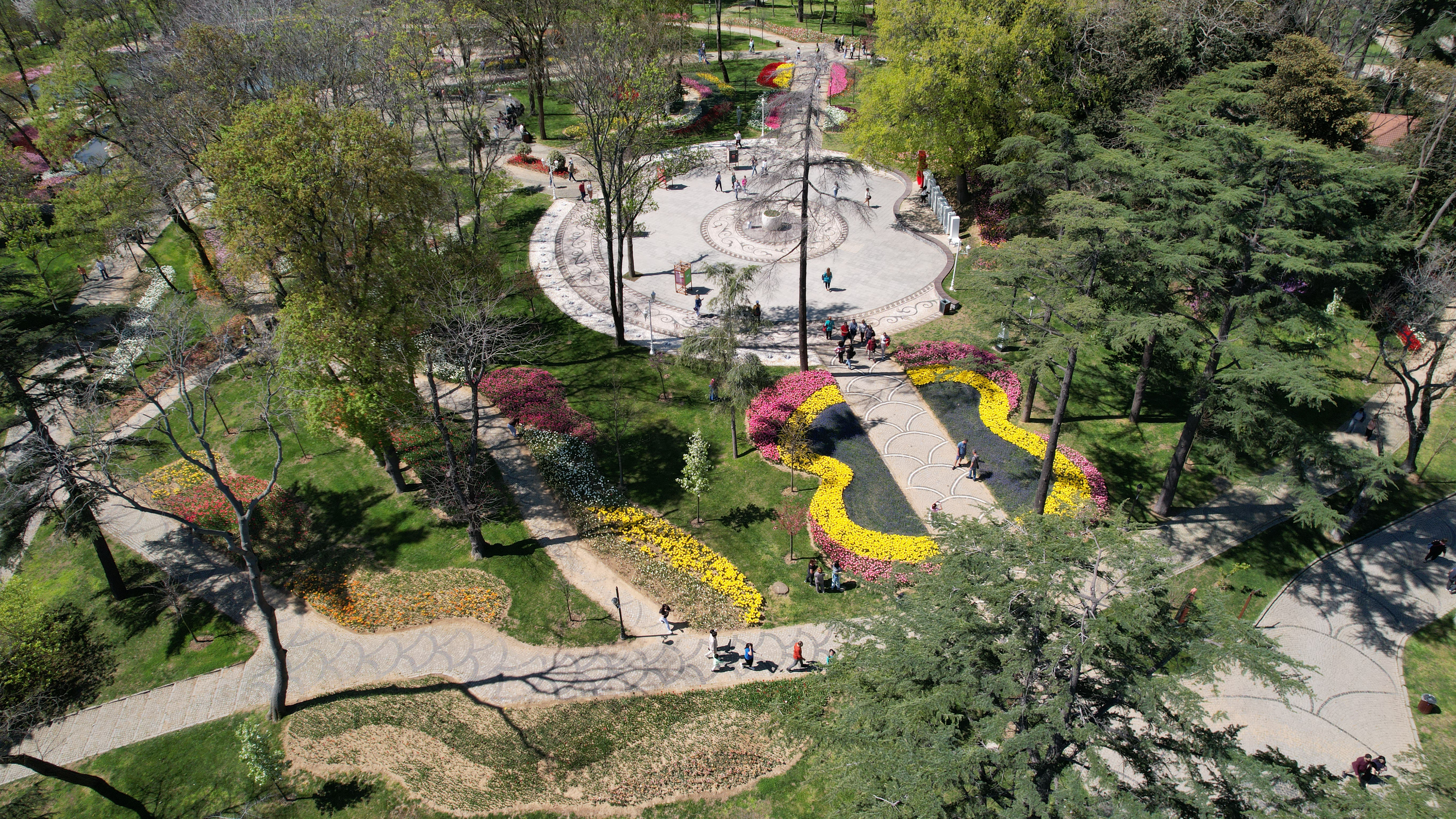 İstanbul'da 'lale şenliği' başladı