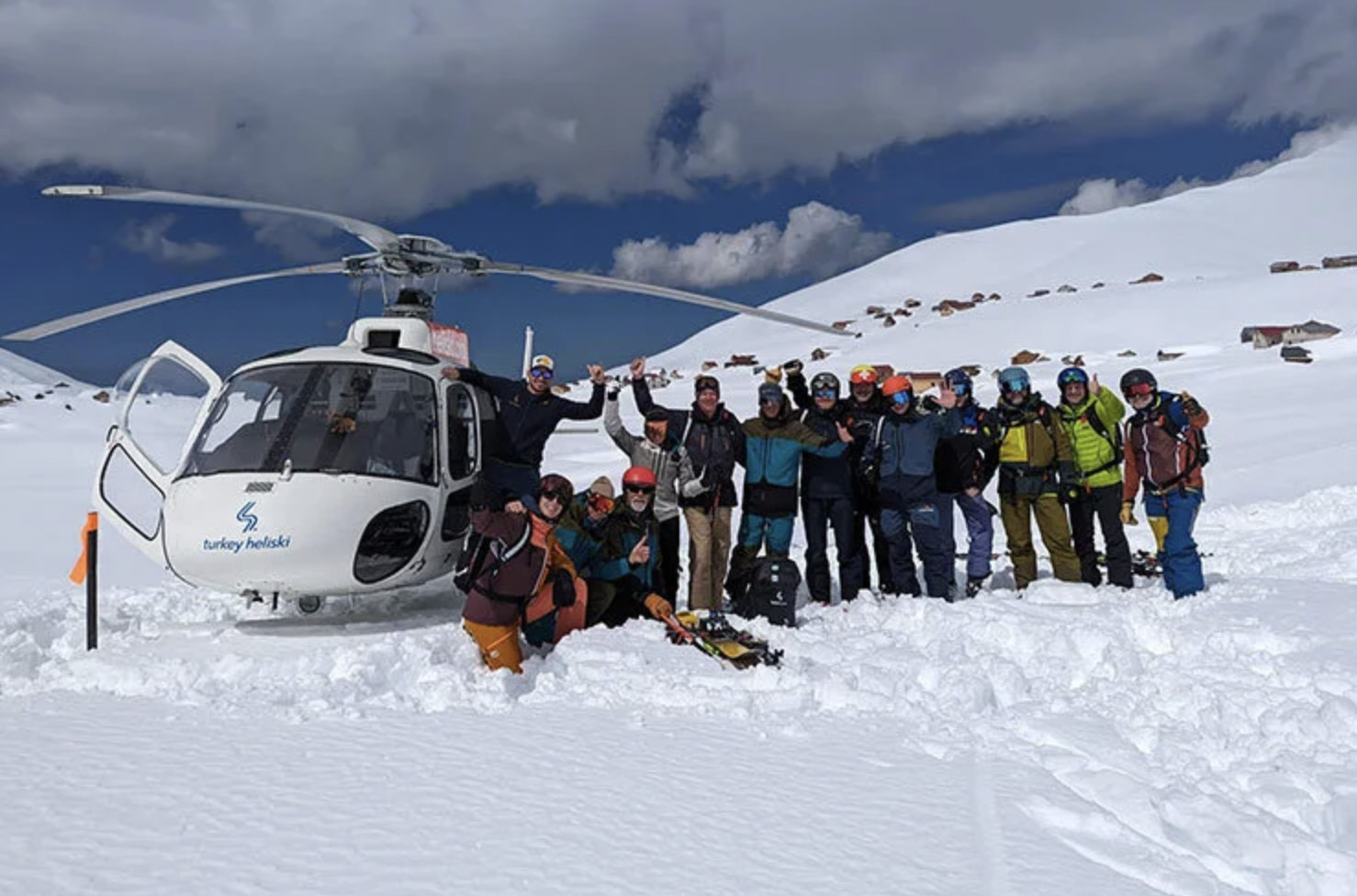 Rize'de heliski heyecanı: Kaçkar Dağları'nda sezon sona erdi