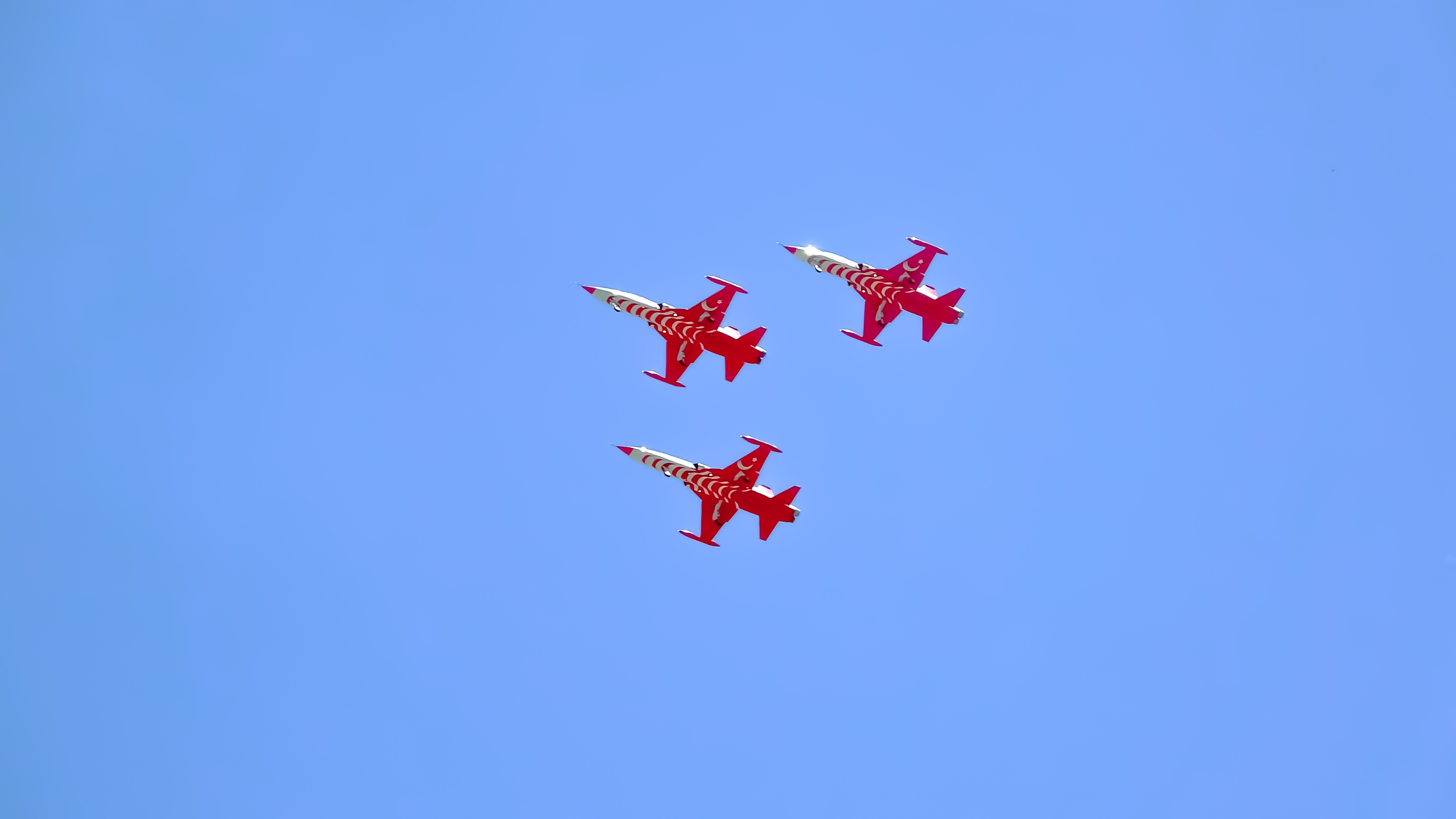 Pilotlardan çocuklara 23 Nisan jesti