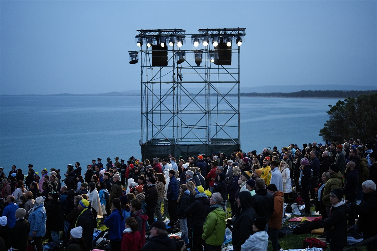 Çanakkale'de, Anzak Koyu'nda 'Şafak Ayini' yapıldı