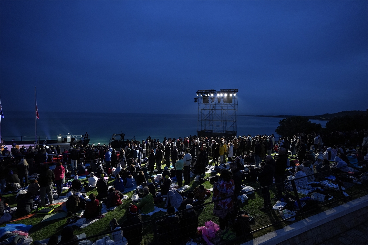 Çanakkale'de, Anzak Koyu'nda 'Şafak Ayini' yapıldı