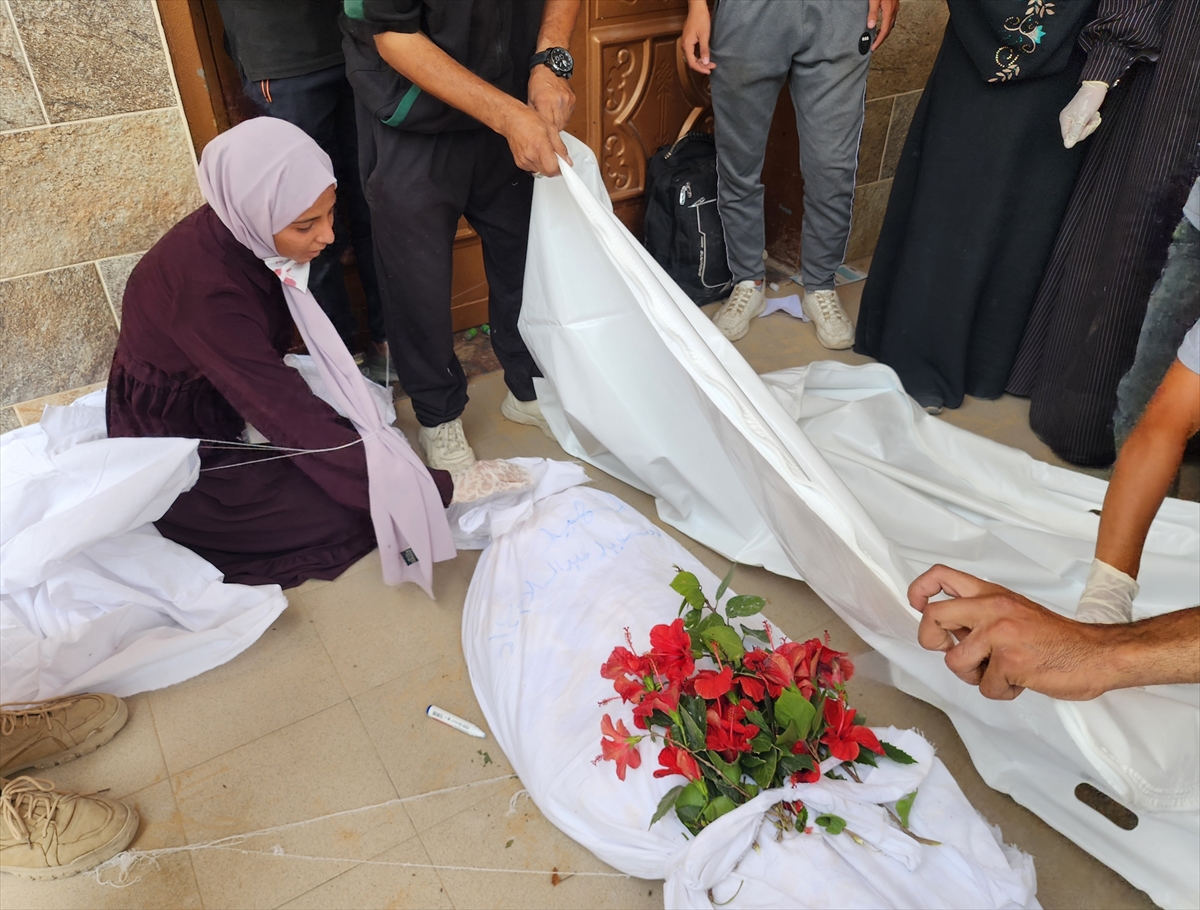 Gazze'de İsrail katliamı: Toplu mezardan cesetler çıkmaya devam ediyor