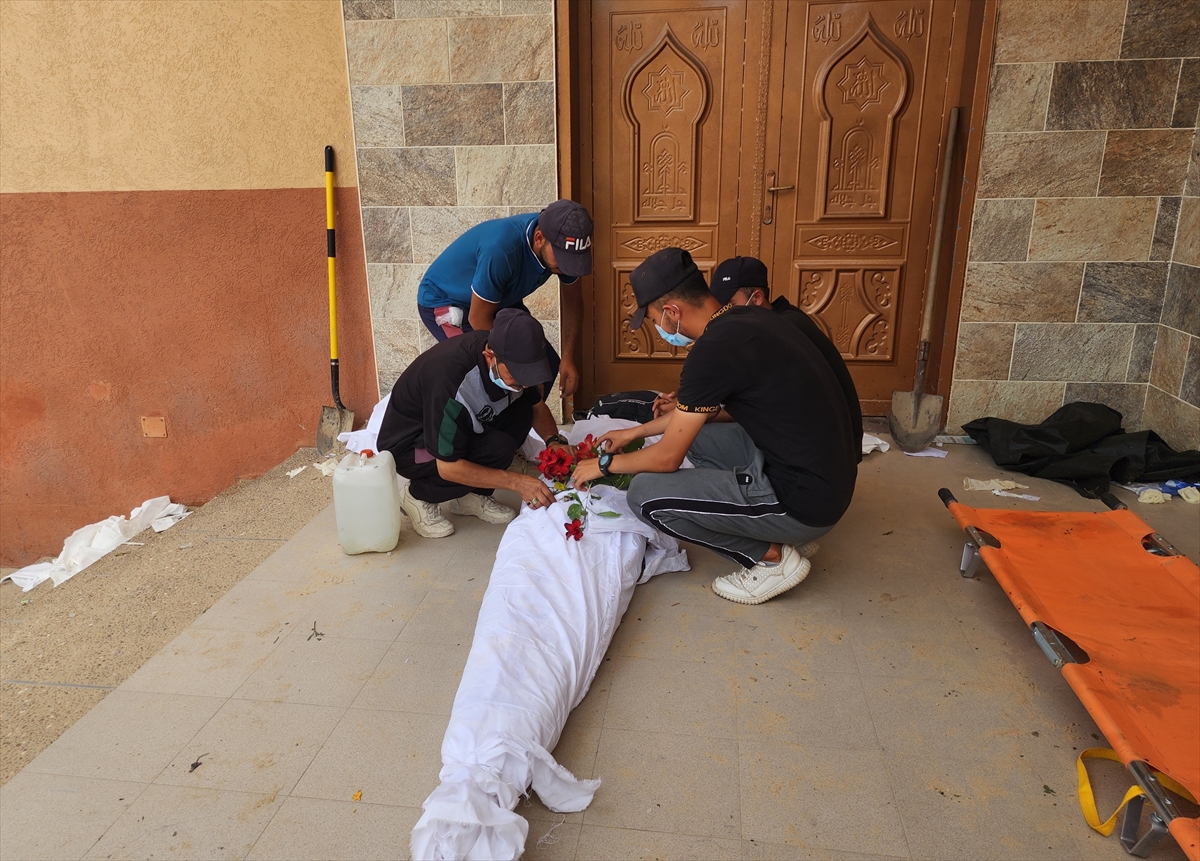 Gazze'de İsrail katliamı: Toplu mezardan cesetler çıkmaya devam ediyor