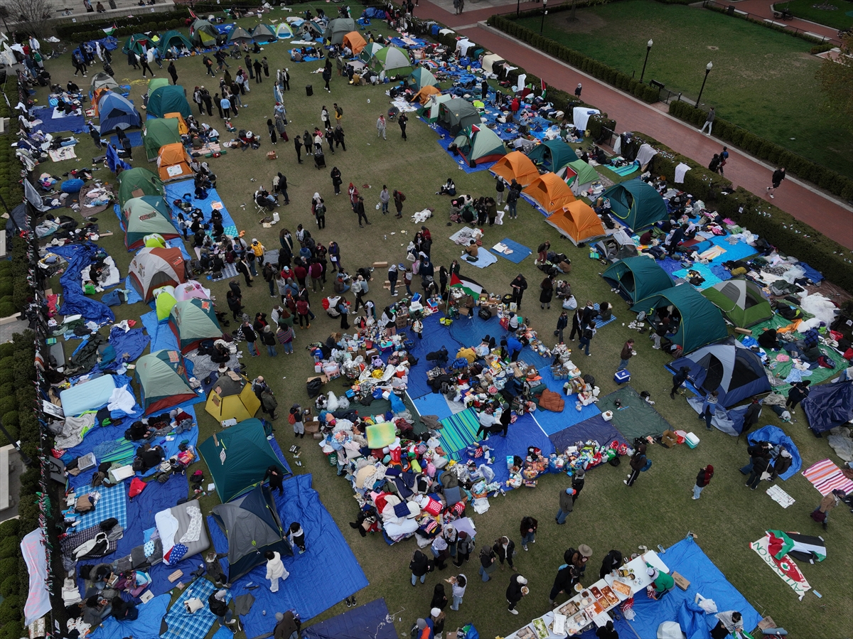 ABD'de Filistin'e destek veren öğrencilere polis müdahalesi