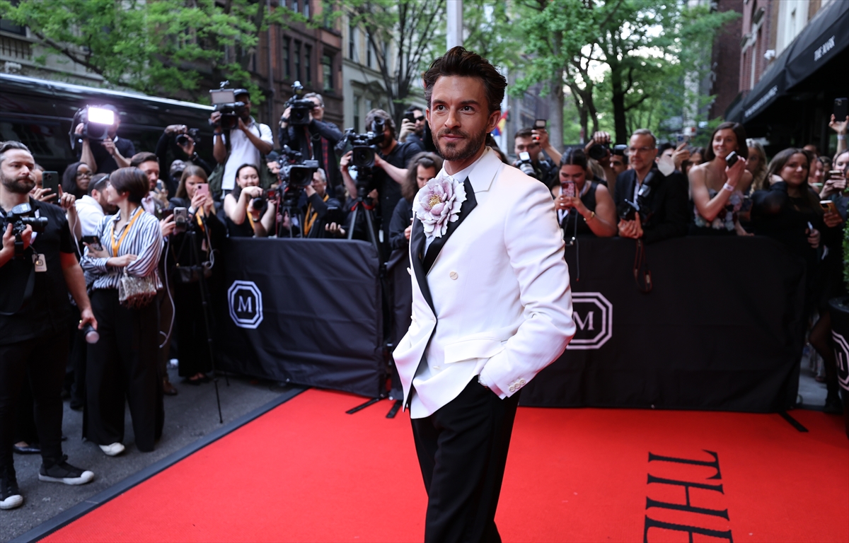 Met Gala 2024'te birbirinden ünlü isimler şıklık yarışına girdi