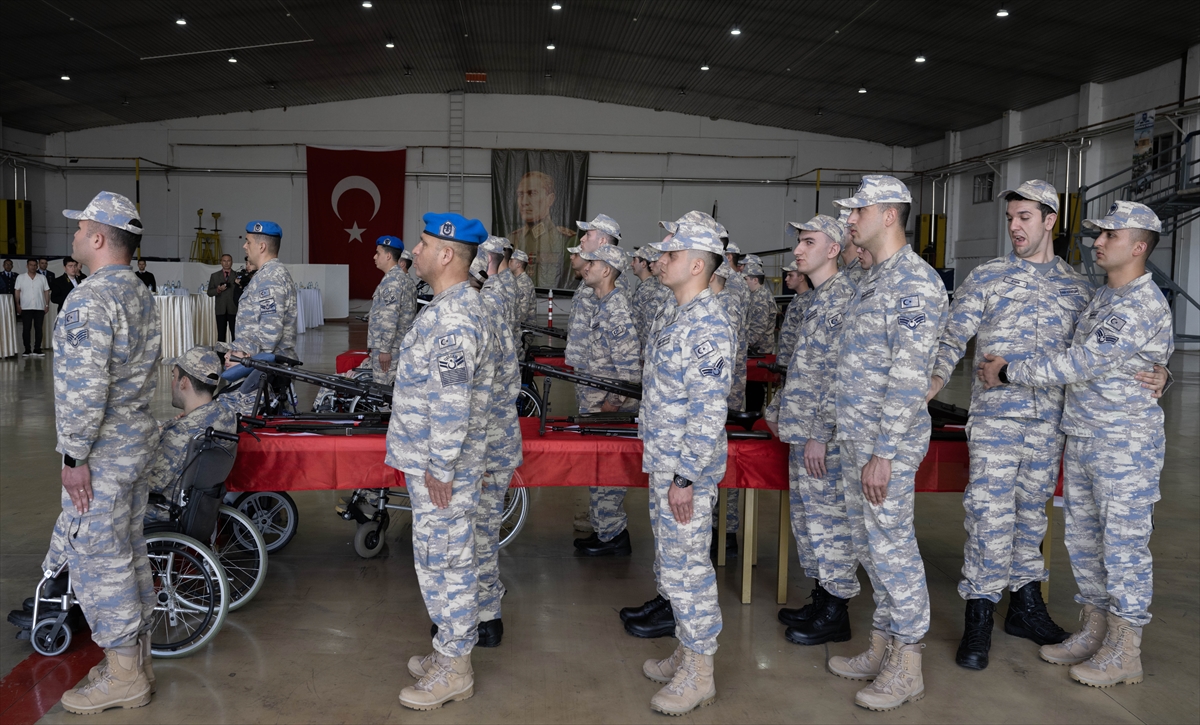 Bir günlük askerlik yaptılar