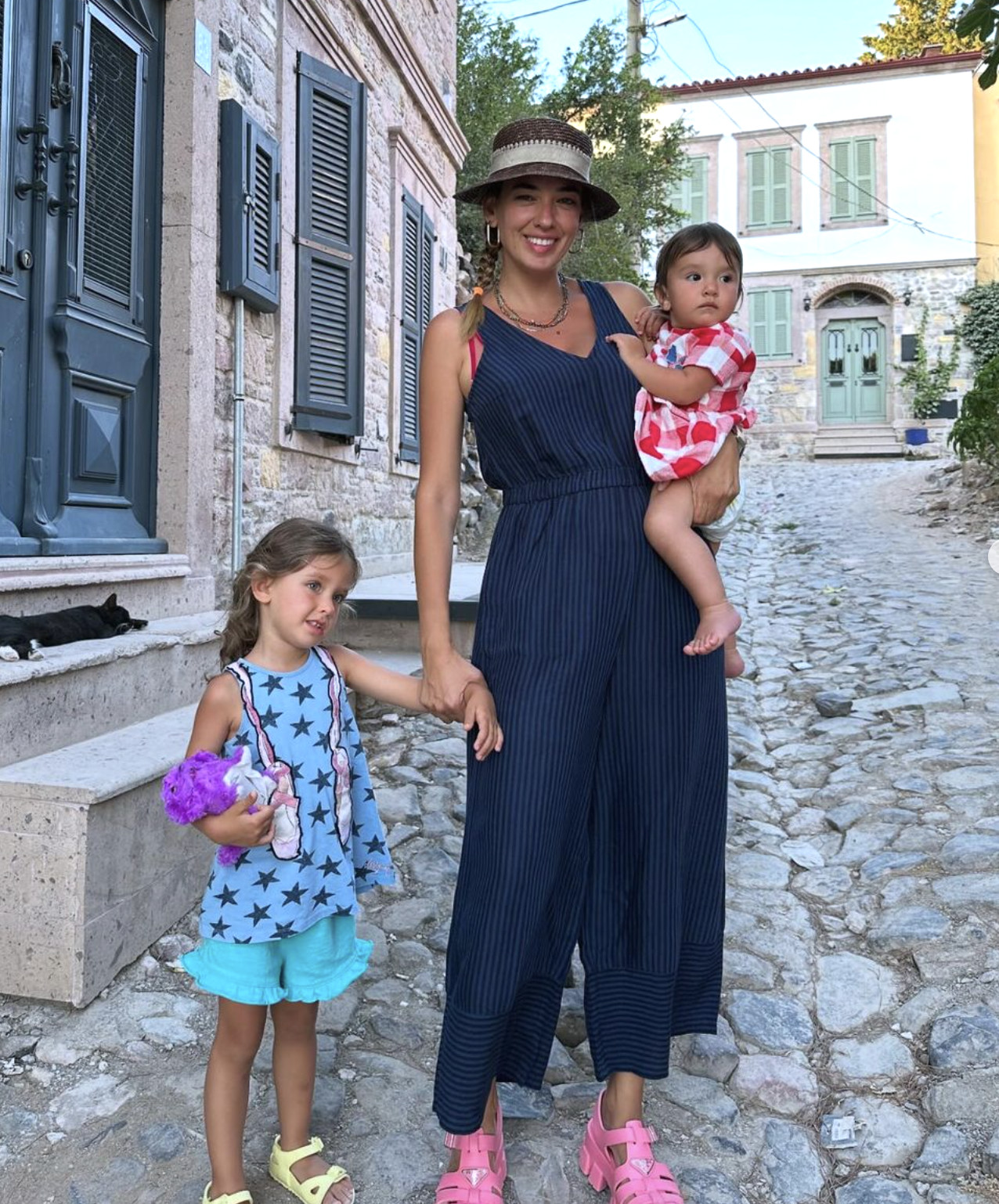 Yaz geldi, ünlüler sezonu açtı