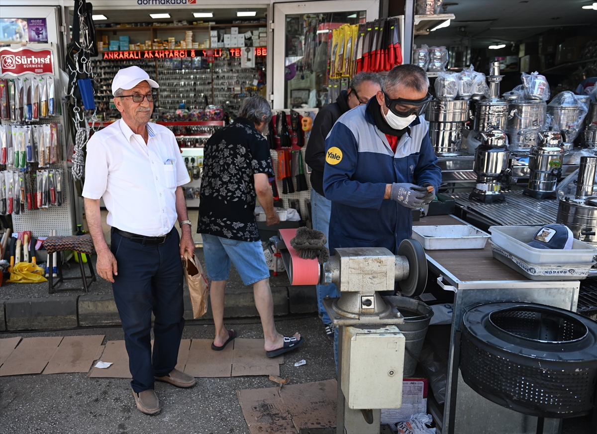 Kurban bayramı öncesi son hazırlıklar... Bıçaklar bileniyor