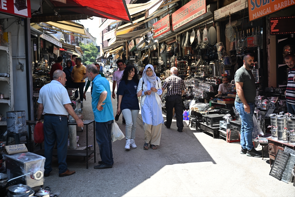 Kurban bayramı öncesi son hazırlıklar... Bıçaklar bileniyor