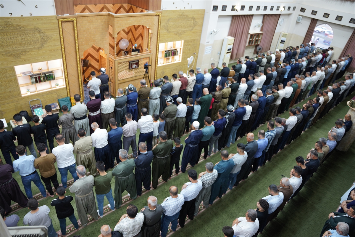 Kurban Bayramı sabahında dünyada bayram namazı