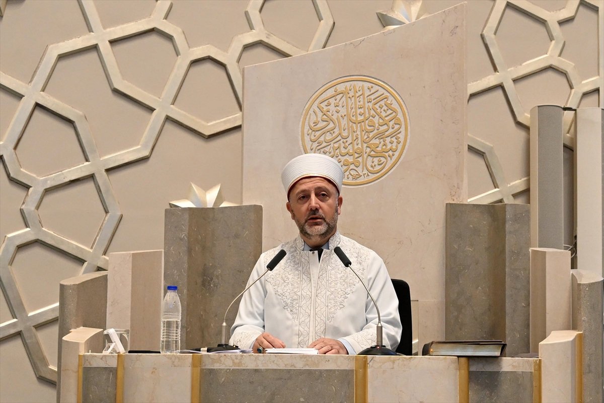 Kurban Bayramı sabahında dünyada bayram namazı