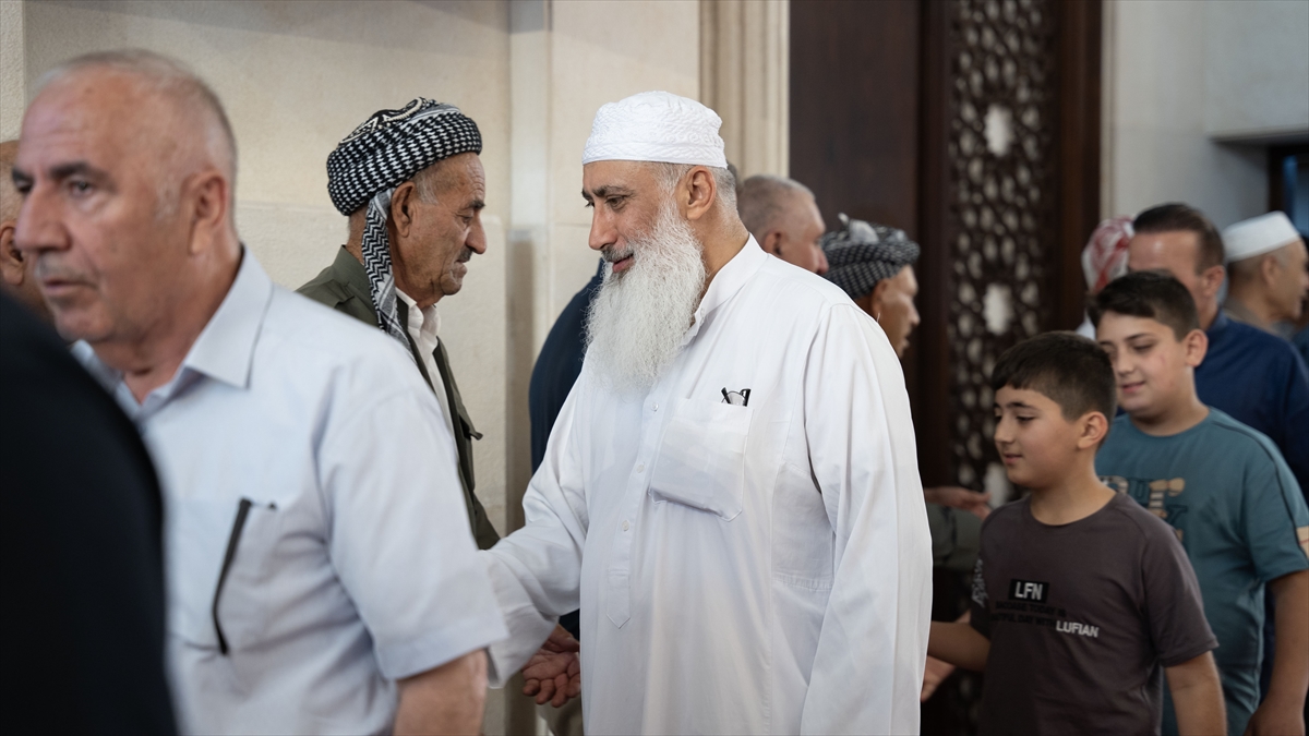Kurban Bayramı sabahında dünyada bayram namazı