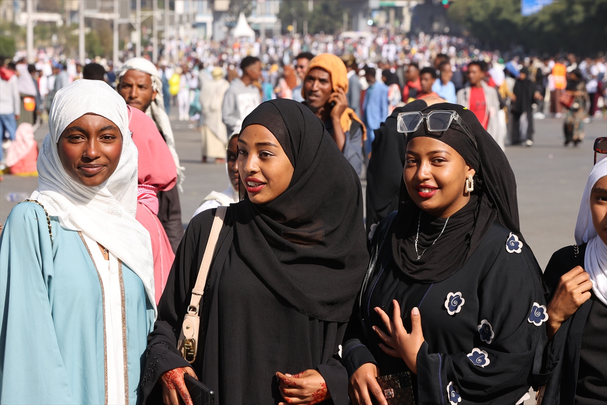 Kurban Bayramı sabahında dünyada bayram namazı