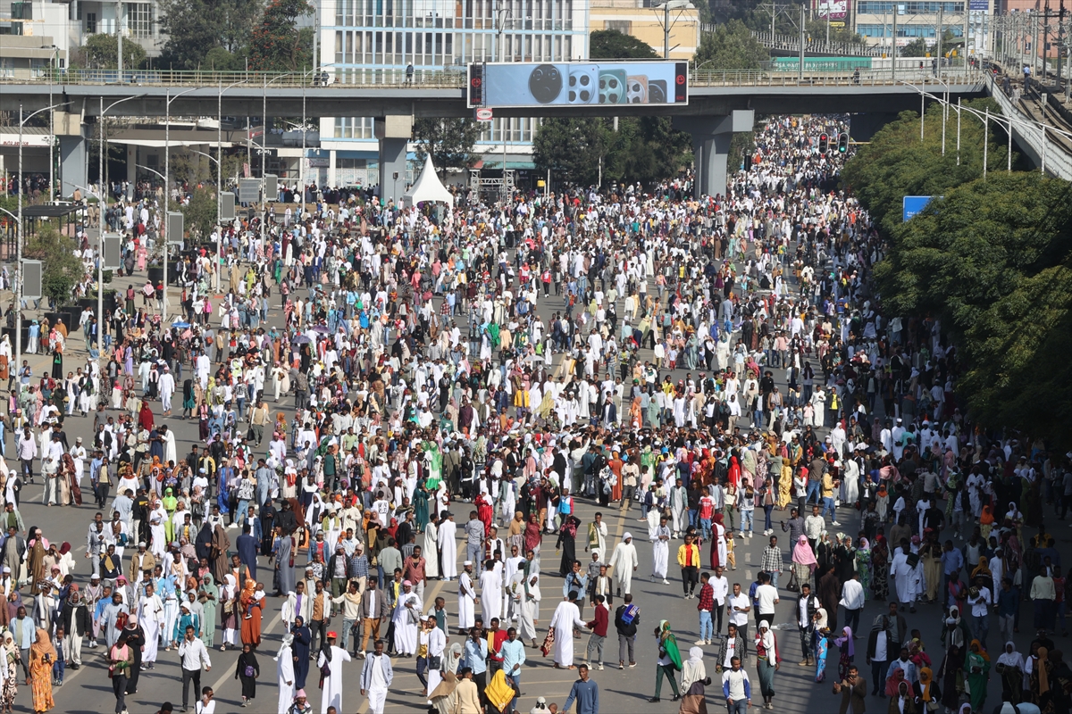 Kurban Bayramı sabahında dünyada bayram namazı